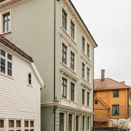 Dinbnb - Idyllic Location - 3 Bedroom Lägenhet