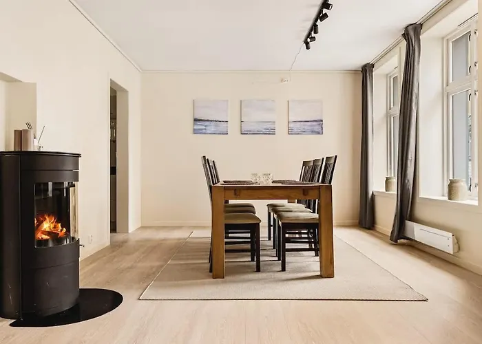 Apartman Dinbnb - Idyllic Location - 3 Bedroom *