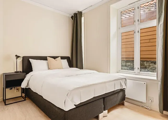 Dinbnb - Idyllic Location - 3 Bedroom Bergen