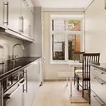 Dinbnb - Idyllic Location - 3 Bedroom דירה ברגן
